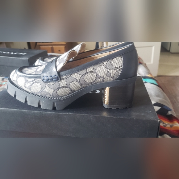 Coach shoes - Picture 3 of 3